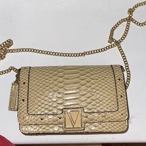 Victoria secret, cream color snack like print